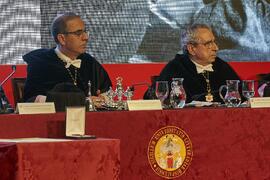 Miguel Ángel Castro y José Ángel Narváez. Apertura del Curso Académico 2022/2023 de la Universidad de Sevilla y entrega de su medalla de oro a la Universidad de Málaga. Iglesia de la Anunciación, Sevilla. Septiembre de 2022