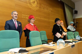 Mesa presidencial. Investidura de Miguel Sáenz Sagaseta y Brian Harris como Doctores "Honoris Causa" por la Facultad de Filosofía y Letras de la Universidad de Málaga. Edificio del Rectorado. Febrero de 2020