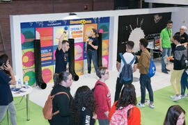 Estand del Vicerrectorado de Estudiantes. Jornadas de Puertas Abiertas de la Universidad de Málaga. Complejo Polideportivo Universitario. Abril de 2018