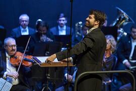 José Luis López Antón dirige la Orquesta Sinfónica de Málaga. Concierto Conmemorativo del 50 Aniversario de la Universidad de Málaga. Auditorio Edgar Neville, Málaga. Junio de 2022