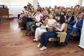 Asistentes al acto de presentación del Retrato de Honor de D. Eugenio José Luque Domínguez. Facultad de Ciencias Económicas y Empresariales. Junio de 2025