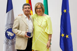Retrato con la rectora en el homenaje a los jubilados y al personal que cumple 25 años de servicio en la UMA. Paraninfo. Mayo 2015