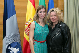 Cristina Monereo y Magdalena Martín tras la toma de posesión de los nuevos catedráticos y profesores titulares. Edificio del Rectorado. Marzo de 2017
