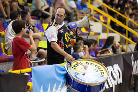 Aficionado en la grada. Partido España - Japón. Categoría masculina. Campeonato del Mundo Universitario de Balonmano. Antequera. Junio de 2016