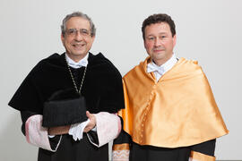 Retrato de José Ángel Narváez y Manuel Molina Lozano antes de su investidura como Doctor "Honoris Causa" por la Facultad de Turismo de la Universidad de Málaga. Rectorado. Abril 2016