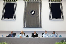 Mesa presidencial en la investidura como Doctor "Honoris Causa" de Antonio Soler por la Facultad de Filosofía y Letras de la Universidad de Málaga. Paraninfo. Junio de 2016