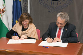 Firma del convenio de la Universidad de Málaga con el gobierno de Paraguay. Edificio del Rectorado. Diciembre de 2017
