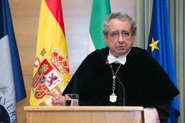 José Ángel Narváez en la investidura como Doctor "Honoris Causa" de José Emilio Navas por la Facultad de Ciencias Económicas y Empresariales de la Universidad de Málaga. Edificio del Rectorado. Abril de 2017