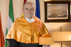 Retrato de Eugenio José Luque Domínguez, Decano de la Facultad de Económicas. Facultad de Ciencias Económicas y Empresariales. Marzo de 2016