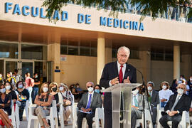 Discurso de Francisco de la Torre. Homenaje a los sanitarios en la Facultad de Medicina de la Universidad de Málaga. Campus de Teatinos. Octubre de 2021