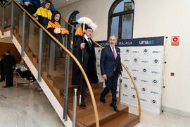 Cortejo previo a la investidura de Miguel Sáenz Sagaseta y Brian Harris como Doctores "Honoris Causa" por la Facultad de Filosofía y Letras de la Universidad de Málaga. Edificio del Rectorado. Febrero de 2020