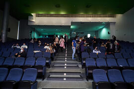 Público entrando al Concierto de Bandas Sonoras de la 31 edición de Fancine de la Universidad de Málaga. Auditorio de la Escuela Técnica de Ingeniería de Telecomunicaciones e Informática. Noviembre de 2021