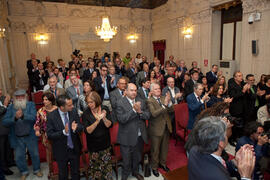 Asistentes a la entrega de la Medalla de la Ciudad y del título de Hijo Predilecto a Eugenio Chicano. Ayuntamiento de Málaga. Octubre de 2014
