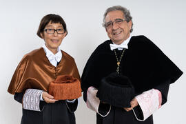 Retrato de José Ángel Narváez y Kazuyo Sejima previo a su investidura como Doctora "Honoris Causa" por la Escuela de Arquitectura de la Universidad de Málaga. Paraninfo. Octubre de 2019