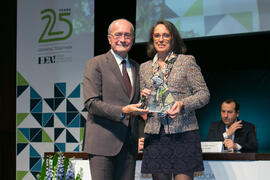 Entrega de galardón conmemorativo. Acto del 25 Aniversario del Parque Tecnológico de Andalucía. Palacio de Ferias y Congresos de Málaga. Noviembre de 2017