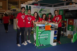 Estand de la Facultad de Comercio y Gestión. Jornadas de Puertas Abiertas de la Universidad de Málaga. Complejo Polideportivo Universitario. Abril de 2015