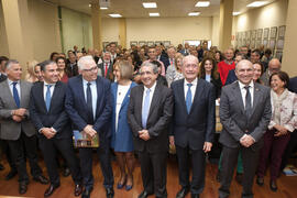 Foto de grupo previa al acto de clausura del 50 Aniversario de la Facultad de Económicas. Facultad de Ciencias Económicas y Empresariales. Marzo de 2016
