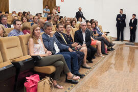 Asistentes al homenaje al personal que cumple 25 años de servicio en la UMA o jubilado. Paraninfo. Junio 2016