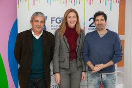 Diego Vera Jurado, Chantal Pérez Hernández y César Bona momentos previos a su conferencia "Dialogando". Facultad de Derecho. Enero de 2017