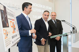 Miguel Ángel Conejo, Elías Bendodo y Eugenio José Luque en la presentación del décimo de lotería conmemorativo del 50 Aniversario de la Facultad de Económicas. Diputación Provincial de Málaga.Facultad de Ciencias Económicas y Empresariales. Abril de 2016