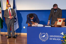 Toma de posesión de Javier Troya Castilla como nuevo profesor titular del Área de Lenguajes y Sistemas Informáticos de la Universidad de Málaga. Paraninfo. Diciembre de 2021