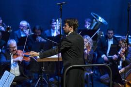 José Luis López Antón dirige la Orquesta Sinfónica de Málaga. Concierto Conmemorativo del 50 Aniversario de la Universidad de Málaga. Auditorio Edgar Neville, Málaga. Junio de 2022