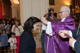 Entrega de medallas de la Cofradía de los Estudiantes. Misa de Lunes Santo. Iglesia de San Agustín. Abril de 2014