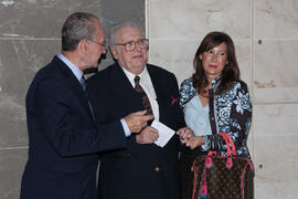 Eugenio Chicano, Francisco de la Torre y Gemma del Corral. Inauguración de la plaza Pintor Eugenio Chicano. Málaga. Noviembre de 2016
