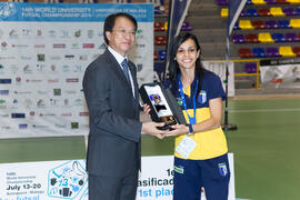 Premio a Máxima Goleadora para Cristina Pereira de Brasil. Acto de clausura y entrega de medallas. 14º Campeonato del Mundo Universitario de Fútbol Sala 2014 (FUTSAL). Antequera. Julio de 2014