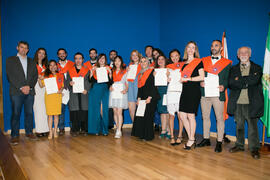 Foto de grupo tras la graduación de Másters de la Facultad de Ciencias Económicas y Empresariales de la Universidad de Málaga. Paraninfo. Abril de 2018