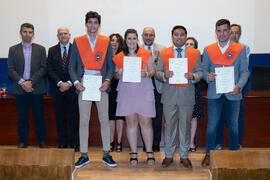 Grupo de alumnas y alumnos. Graduación de Másters de la Facultad de Ciencias Económicas y Empresariales de la Universidad de Málaga. Paraninfo. Junio de 2019