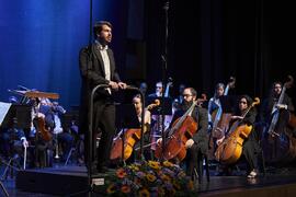 José Luis López Antón dirige la Orquesta Sinfónica de Málaga. Concierto Conmemorativo del 50 Aniversario de la Universidad de Málaga. Auditorio Edgar Neville, Málaga. Junio de 2022
