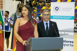 Presentadores de la ceremonia de clausura del Campeonato Europeo Universitario de Balonmano. Antequera. Julio de 2017