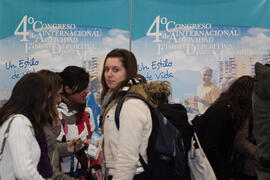 Entrega de acreditaciones. 4º Congreso Internacional de Actividad Físico-Deportiva para Mayores de la Universidad de Málaga. Escuela Técnica Superior de Ingeniería Informática y Telecomunicaciones. Marzo de 2011