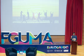 César Bona en su conferencia "Dialogando". Facultad de Derecho. Enero de 2017