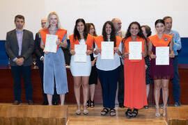 Grupo de alumnas. Graduación de Másters de la Facultad de Ciencias Económicas y Empresariales de la Universidad de Málaga. Paraninfo. Junio de 2019