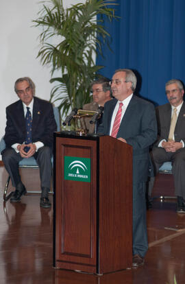 Entrega de distinciones por el Día de Andalucía. Escuela Técnica Superior de Ingeniería Informática. Febrero de 2007