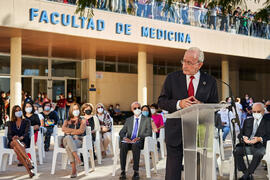 Discurso de Francisco de la Torre. Homenaje a los sanitarios en la Facultad de Medicina de la Universidad de Málaga. Campus de Teatinos. Octubre de 2021