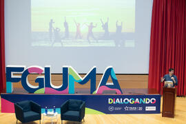 César Bona en su conferencia "Dialogando". Facultad de Derecho. Enero de 2017
