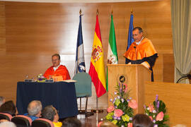 Investidura como Doctor "Honoris Causa" de D. Juan Ramón Cuadrado Roura por la Universidad de Málaga. Rectorado. Junio de 2009