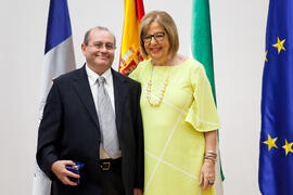 Retrato con la rectora en el homenaje a los jubilados y al personal que cumple 25 años de servicio en la UMA. Paraninfo. Mayo 2015