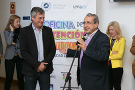 José Francisco Murillo y José Ángel Narváez en la inauguración de la Oficina de Atención al Estudiante de la Universidad de Málaga. Aulario Rosa de Gálvez. Abril de 2018