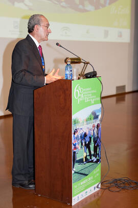 Francisco de la Torre. Acto inaugural del 6º Congreso Internacional de Actividad Física Deportiva para Mayores. Escuela Técnica Superior de Ingeniería de Telecomunicaciones y de Informática. Marzo de 2015