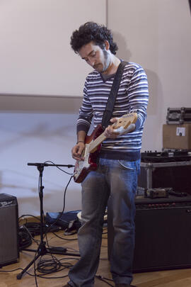 Presentación de videoclip y concierto del taller "1+1 Fusión Cultural Atalaya, 2ª Fase" por la Universidad de Málaga. Paraninfo. Abril de 2010