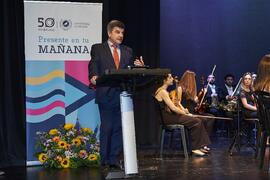 Gaspar Garrote presenta el Concierto Conmemorativo del 50 Aniversario de la Universidad de Málaga. Auditorio Edgar Neville, Málaga. Junio de 2022