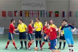 Saludo inicial. Partido España contra Portugal. 14º Campeonato del Mundo Universitario de Fútbol Sala 2014 (FUTSAL). Antequera. Julio de 2014