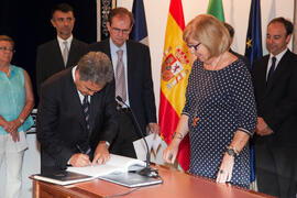 Toma de posesión de nuevos decanos, directores de centro y defensores de la Comunidad Universitaria. Rectorado. Junio de 2012