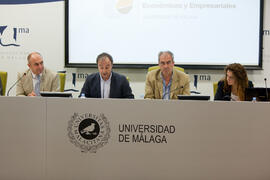 Presentación del logotipo y cartel conmemorativos del 50 Aniversario de la Facultad de Ciencias Económicas y Empresariales. Rectorado. Junio de 2014