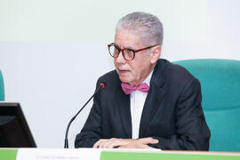 Carlos Pérez Ariza en la presentación del coleccionable de Diario Sur "Estampas de Málaga 2". Edificio del Rectorado. Septiembre de 2016