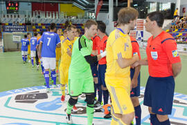 Saludo inicial. Partido Ucrania contra Brasil. 14º Campeonato del Mundo Universitario de Fútbol Sala 2014 (FUTSAL). Antequera. Julio de 2014